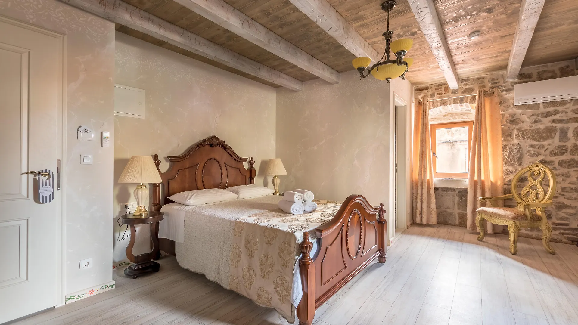 Heritage Palace Varos - Mag Quaint & Elegant Boutique Hotels Split 4*,