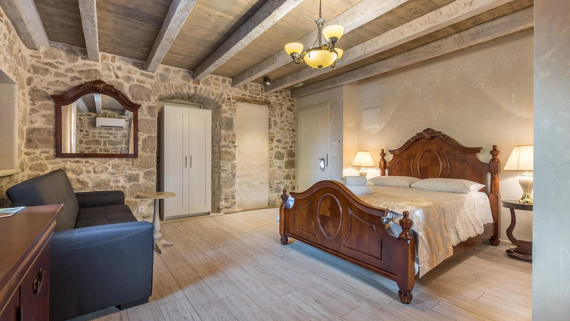 Heritage Palace Varos - Mag Quaint & Elegant Boutique Hotels Split